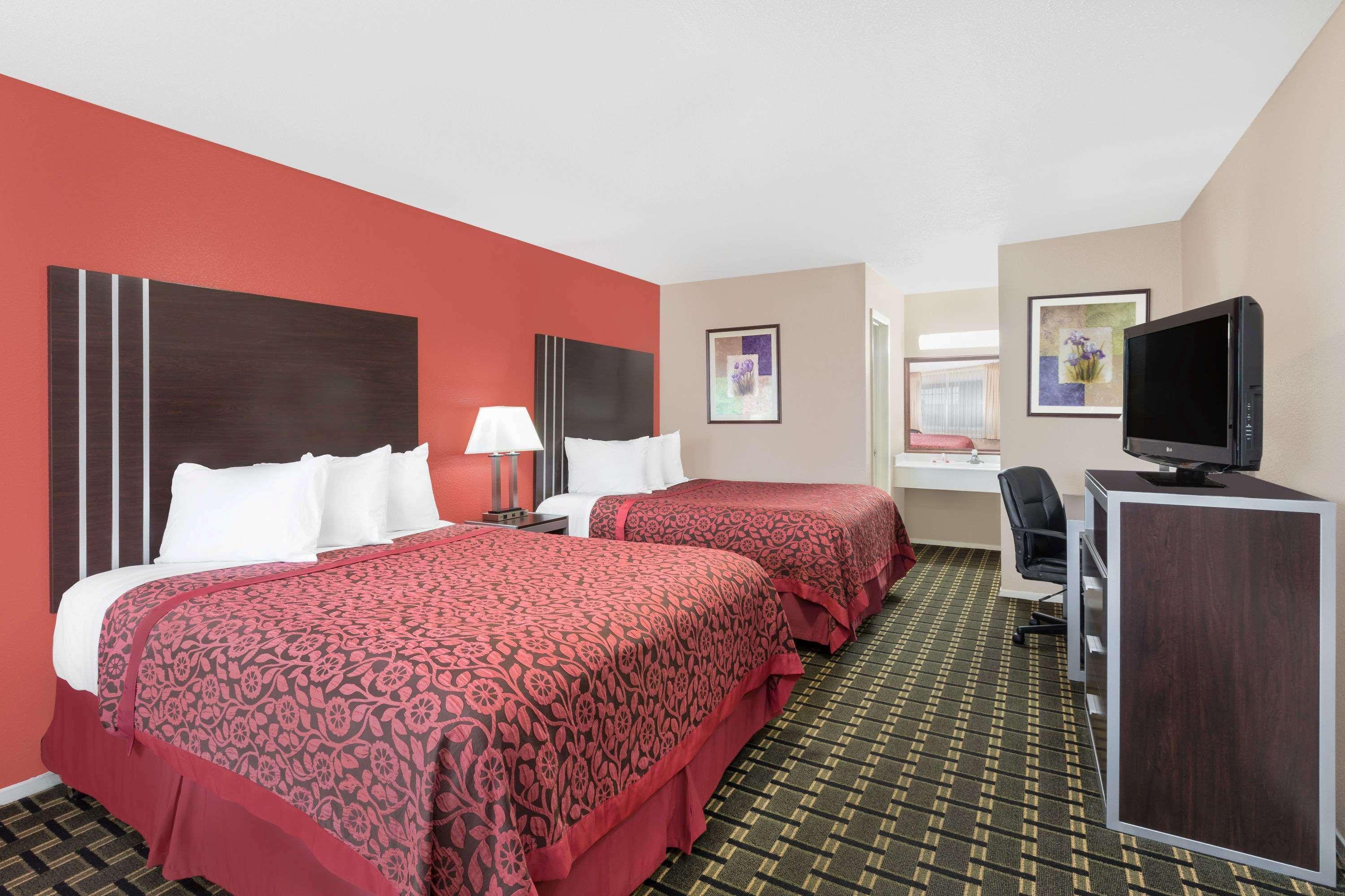 Days Inn By Wyndham College Station University Drive Zewnętrze zdjęcie