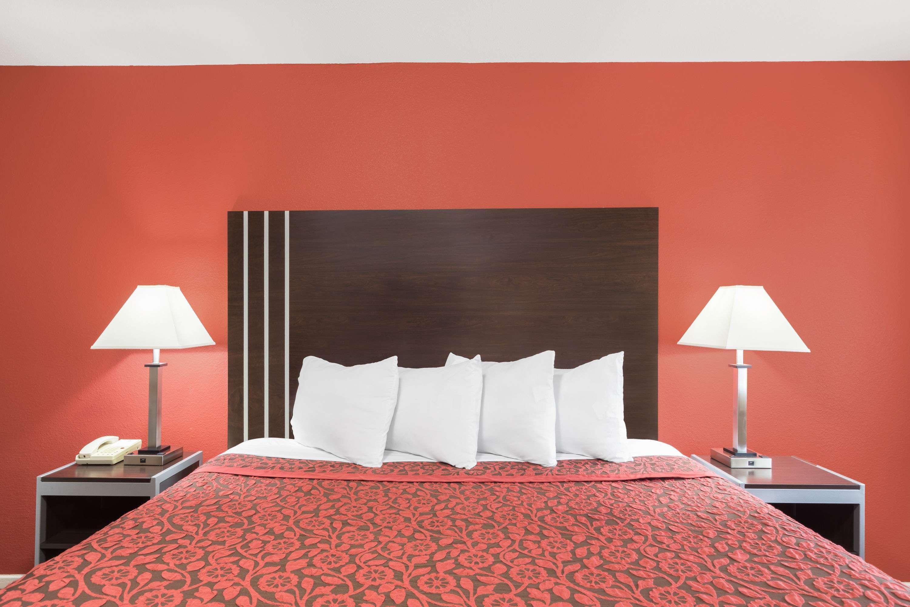 Days Inn By Wyndham College Station University Drive Zewnętrze zdjęcie
