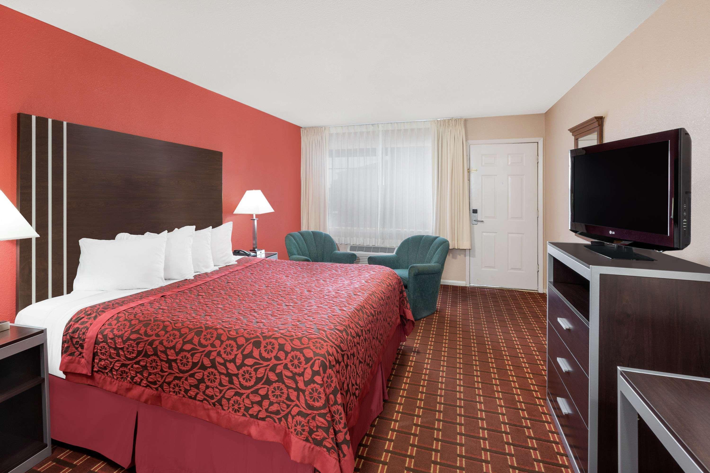 Days Inn By Wyndham College Station University Drive Zewnętrze zdjęcie