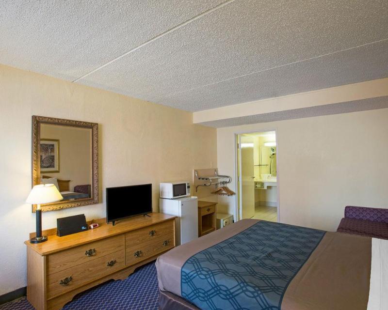 Days Inn By Wyndham College Station University Drive Zewnętrze zdjęcie